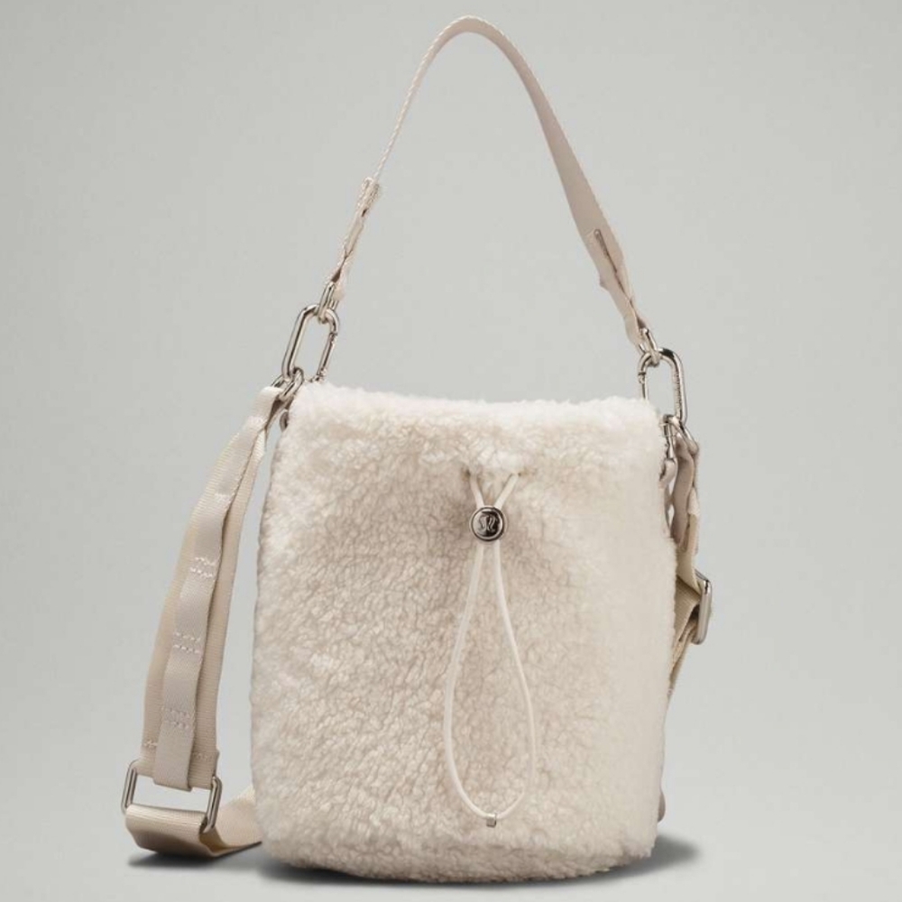 Lululemon Crossbody Fleece Bucket Bag 2.5L White Opal